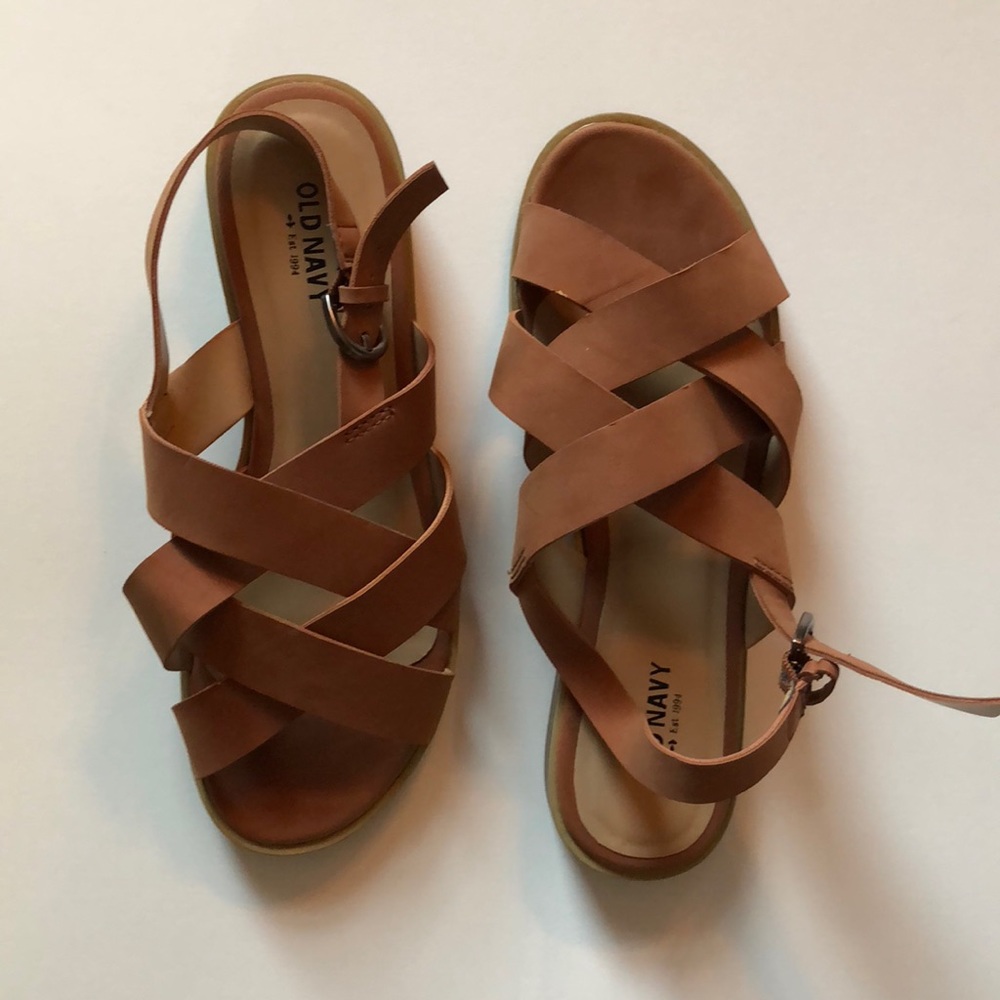 Brown Old Navy flat sandals
